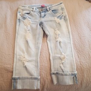 Almost famous denim Capri